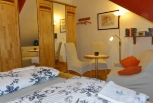 Schlafzimmer 1