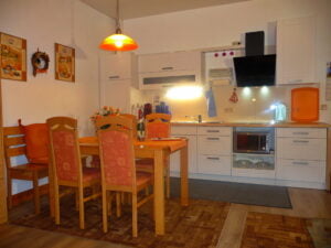 Küche und Essbereich